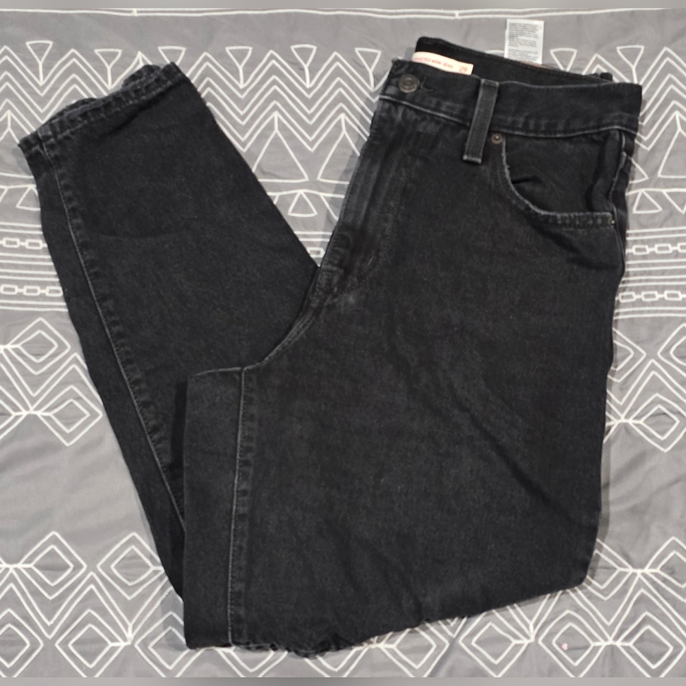 Levis High Waisted Mom Jean With Cutouts Size 29